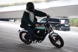 Flux X26 Electric Motorcycle ने मचाई हलचल, बटन दबाते ही व्हीली मोड
