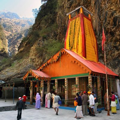 यमुनोत्री धाम यात्रा के पहले दिन दो श्रद्धालुओं की मौत, स्वास्थ्य सतर्कता पर फिर उठे सवाल