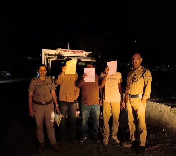 चारधाम यात्रा के बीच श्रीनगर में सख्ती: सार्वजनिक स्थल पर हुड़दंग करने वाले 03 व्यक्तियों पर पुलिस एक्ट के तहत कार्रवाई