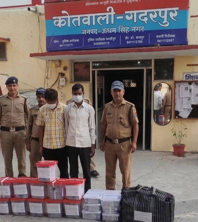 ऊपर असली, नीचे नकली — ऊधमसिंहनगर में नकली नोटों के बड़े खेल का भंडाफोड़, “ऑपरेशन प्रहार” से खुला पूरा रैकेट