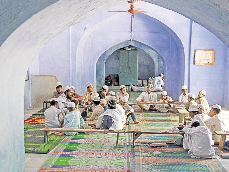 उत्तराखंड वक्फ बोर्ड का बड़ा फैसला, अब मदरसों में सिर्फ स्थानीय बच्चों को मिलेगा प्रवेश
