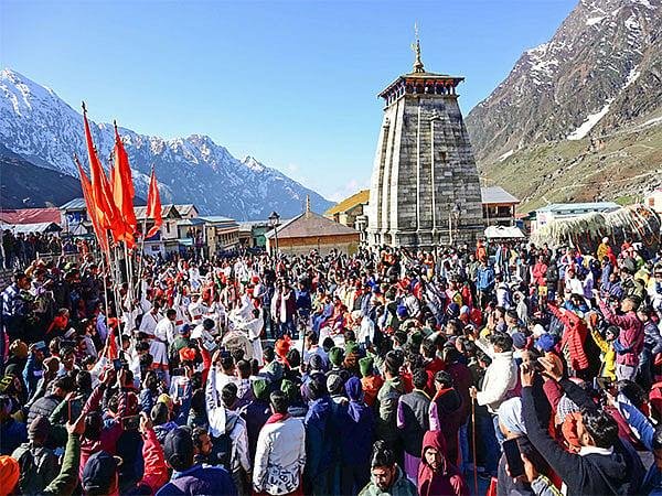 रिकॉर्ड बना रही चारधाम यात्रा, श्रद्धालुओं का आंकड़ा 20 लाख के पार पहुंचा, देवभूमि में उमड़ा आस्था का महासैलाब