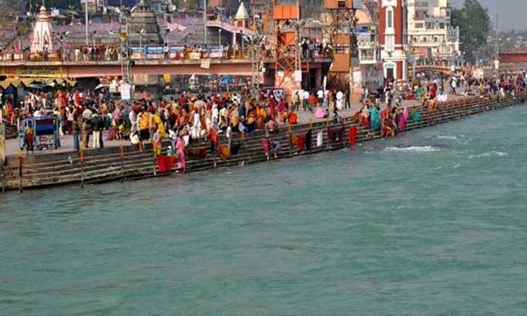 हरिद्वार गंगा घाट पर बवाल, वायरल वीडियो के बाद श्रद्धालुओं में आक्रोश