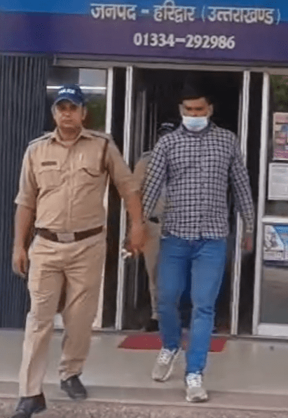बहादराबाद पुलिस ने ATM फ्रॉड गिरोह का भंडाफोड़, दो शातिर आरोपी गिरफ्तार, 17 ATM कार्ड बरामद