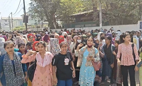 सेलाकुई औद्योगिक क्षेत्र में मजदूरों का उग्र प्रदर्शन, पुलिस पहड़कंपर पथराव से मचा