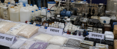 देहरादून में करोड़ों की अवैध ड्रग फैक्ट्री का भंडाफोड़, विदेशी कनेक्शन की जांच में जुटीं एजेंसियां