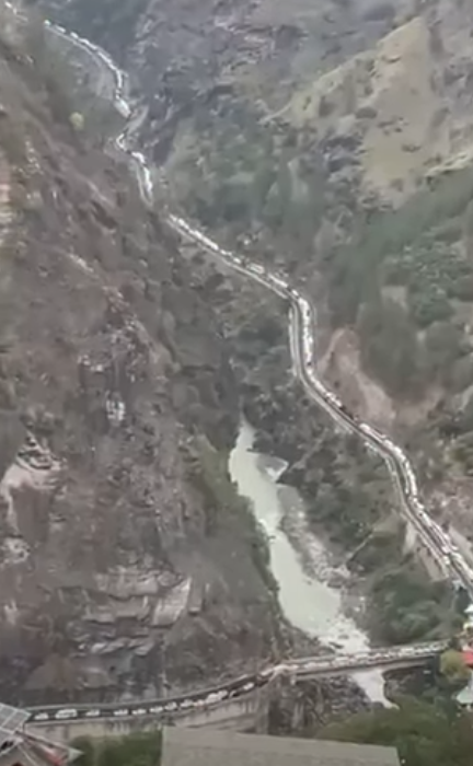चारधाम यात्रा पर बढ़ा दबाव: हरिद्वार हाईवे पर लंबा जाम, नीती घाटी में शुरू हुई अल्ट्रा रन प्रतियोगिता