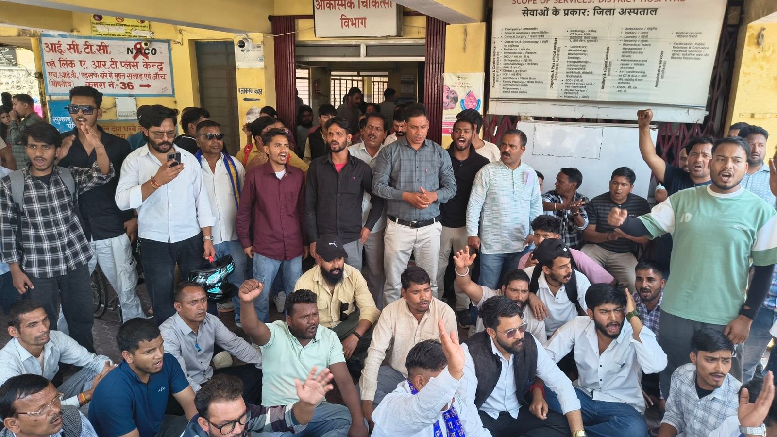 प्रतापनगर में युवक की मौत पर बवाल, शव लेने से इनकार कर धरने पर बैठे परिजन; कार्रवाई की मांग तेज