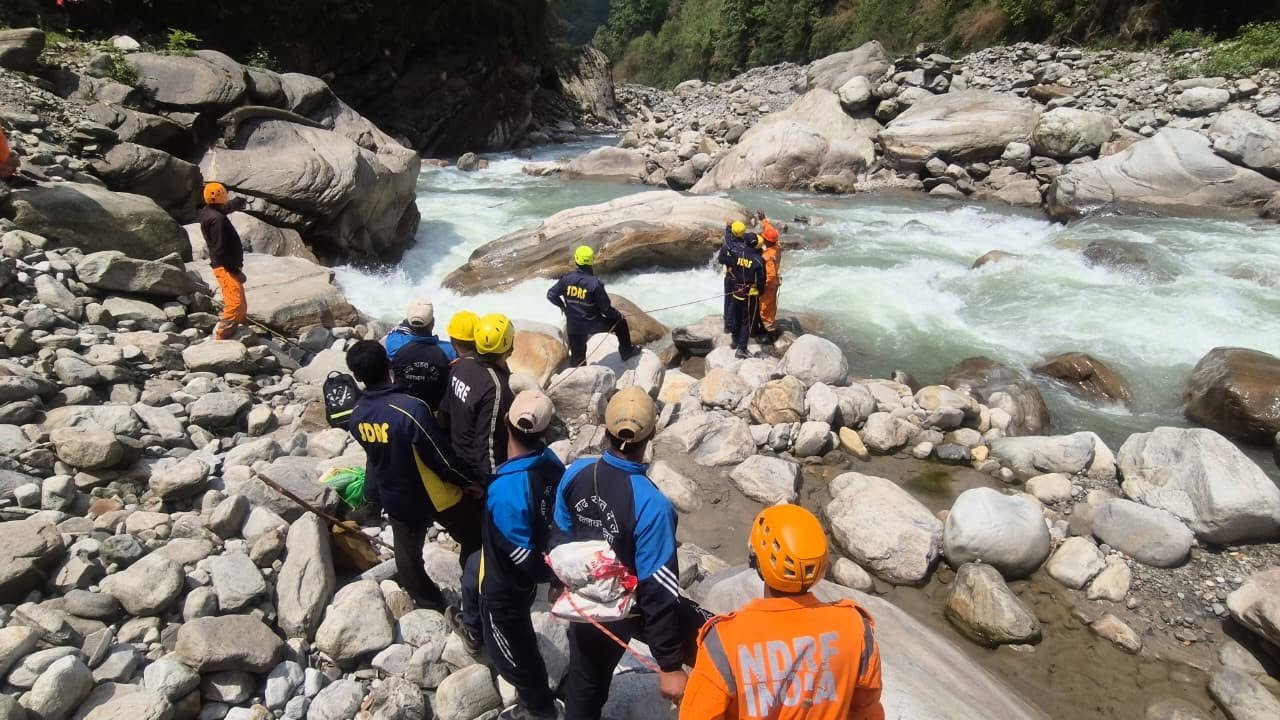 पिंडारी ग्लेशियर में लापता नोएडा के ट्रैकर की तलाश तेज, ड्रोन और डॉग स्क्वाड के साथ सात टीमें जुटीं