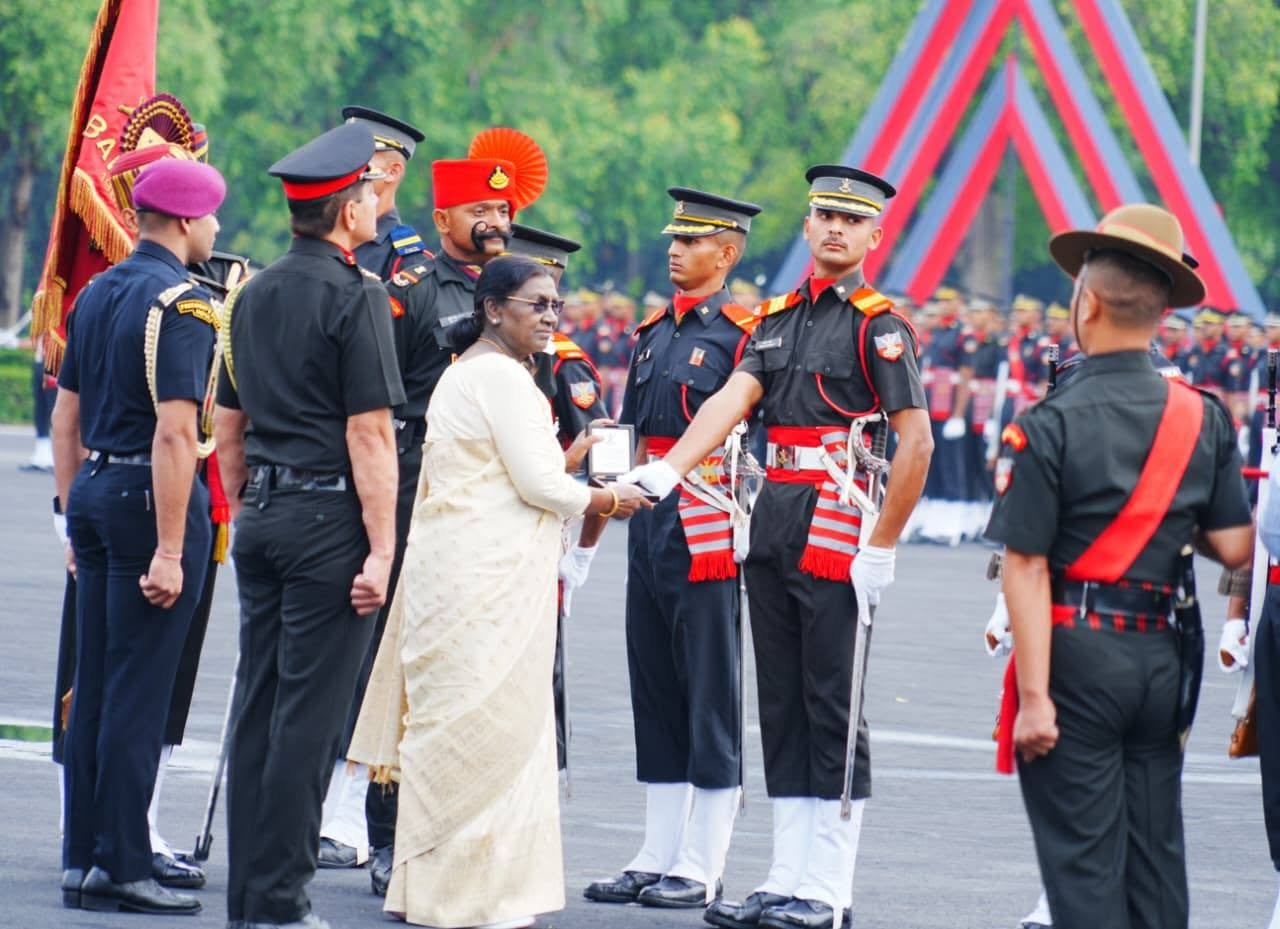 IMA देहरादून की पासिंग आउट परेड में रचा गया इतिहास, पहली बार 9 महिला कैडेट बनीं सेना की अधिकारी