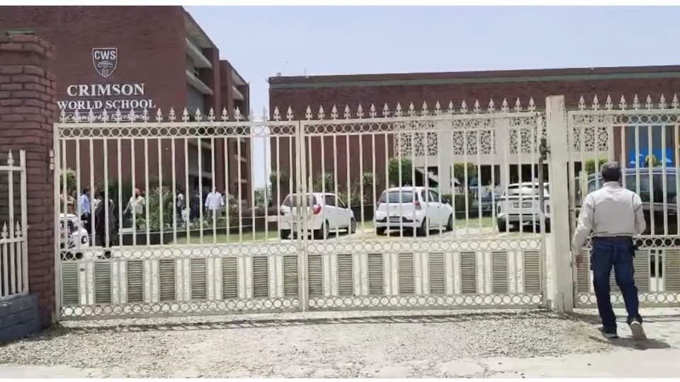 रुद्रपुर के क्रिम्सन वर्ल्ड स्कूल विवाद का हुआ समाधान, सत्र पूरा होने तक सामान्य रूप से चलेगा स्कूल
