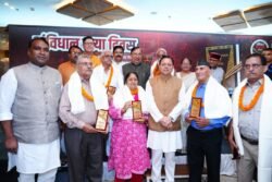 संविधान हत्या दिवस पर मुख्यमंत्री धामी ने लोकतंत्र सेनानियों को किया सम्मानित, कहा- आपातकाल भारतीय लोकतंत्र का सबसे काला अध्याय