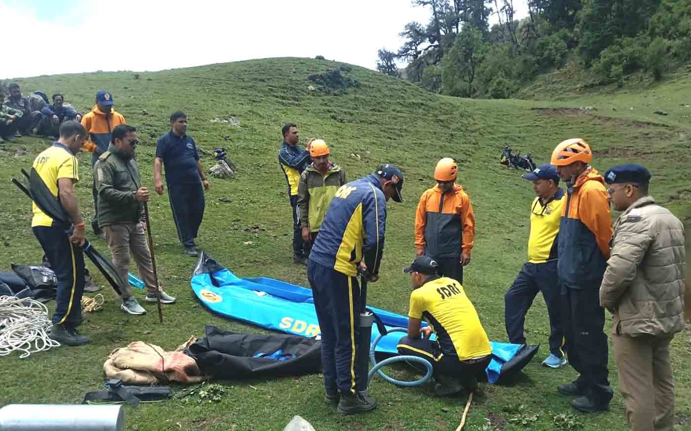उत्तराखंड के दुर्गम पहाड़ों में लापता तीन ट्रैकर्स की तलाश जारी, SDRF-NDRF और ITBP चला रही संयुक्त रेस्क्यू मुहिम