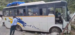 बद्रीनाथ-जोशीमठ मार्ग पर श्रद्धालुओं की बस के ब्रेक फेल, आईटीबीपी ने बचाई सभी यात्रियों की जान