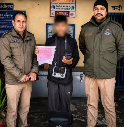 बद्रीनाथ धाम के प्रतिबंधित क्षेत्र में उड़ाया ड्रोन, नेपाली नागरिक पर पुलिस की त्वरित कार्रवाई; ₹5 हजार का चालान