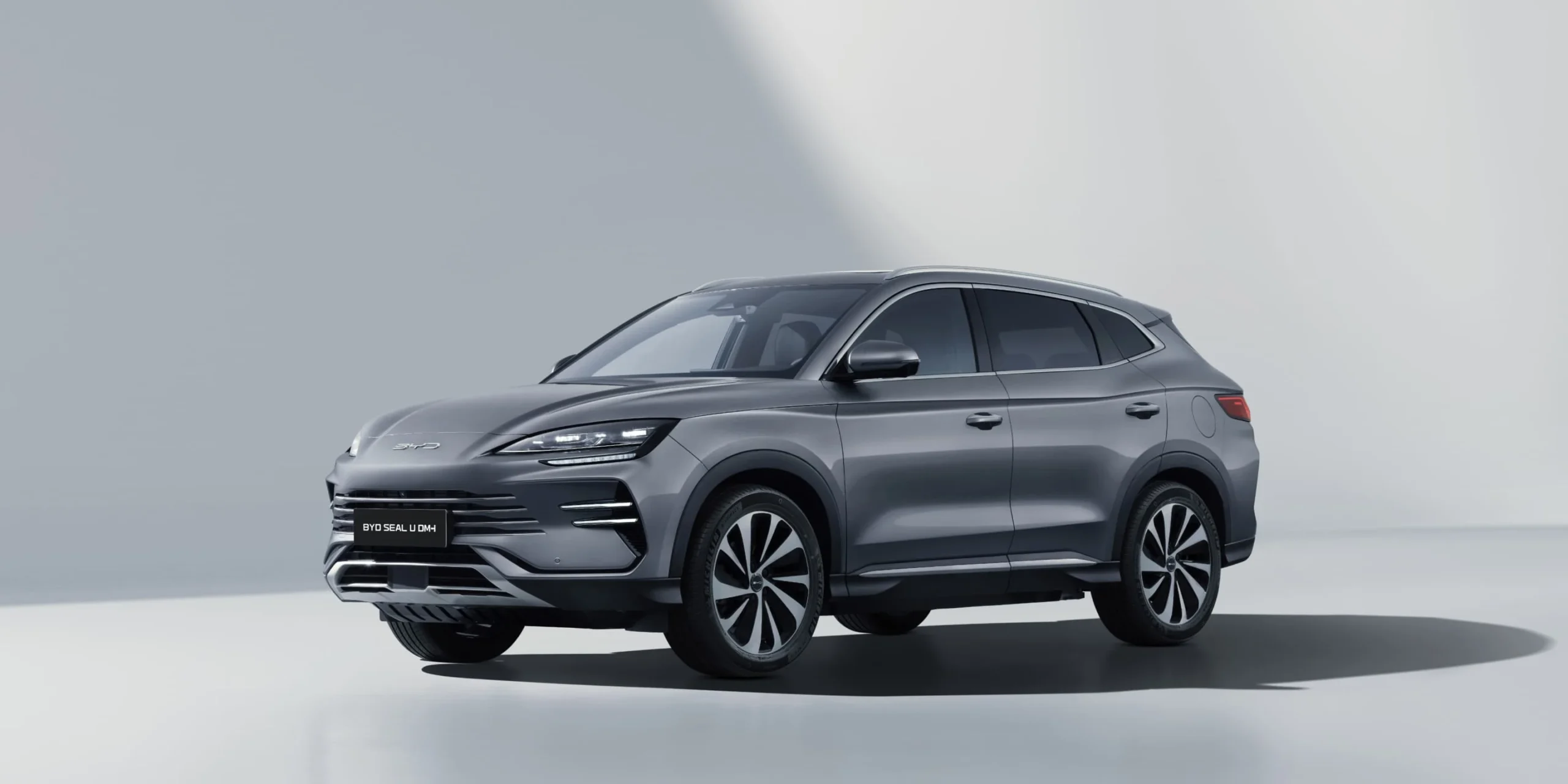 भारत में इलेक्ट्रिक-हाइब्रिड कारों का बड़ा धमाका: BYD PHEV SUV लॉन्च, Mercedes S-Class Facelift और Mini Countryman C जल्द आएंगी