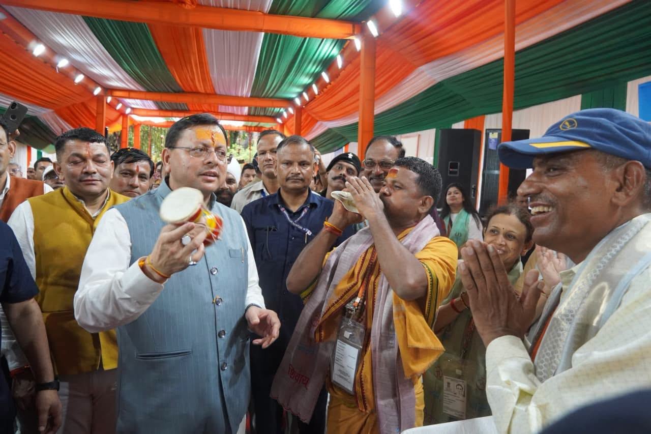  डमरू की गूंज और 'हर-हर महादेव' के जयघोष के बीच कैलाश मानसरोवर यात्रा का शुभारंभ