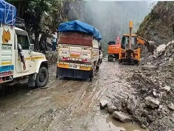 उत्तराखंड: मूसलाधार बारिश से चारधाम यात्रा प्रभावित, 173 सड़कें बंद, प्रशासन ने जारी की एडवाइजरी