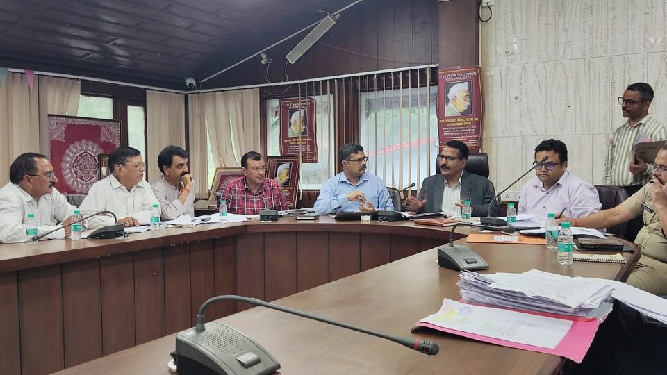 नैनीताल में राज्य आंदोलनकारियों की पहचान प्रक्रिया तेज, जिलाधिकारी ने दिए पारदर्शी जांच के निर्देश