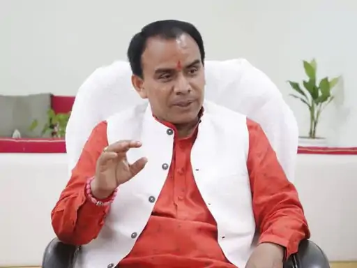 उत्तराखंड में शिक्षा व्यवस्था को मिलेगा नया आयाम, विश्वविद्यालय मिलकर करेंगे शोध, निर्माण कार्यों में देरी पर होगी सख्त कार्रवाई
