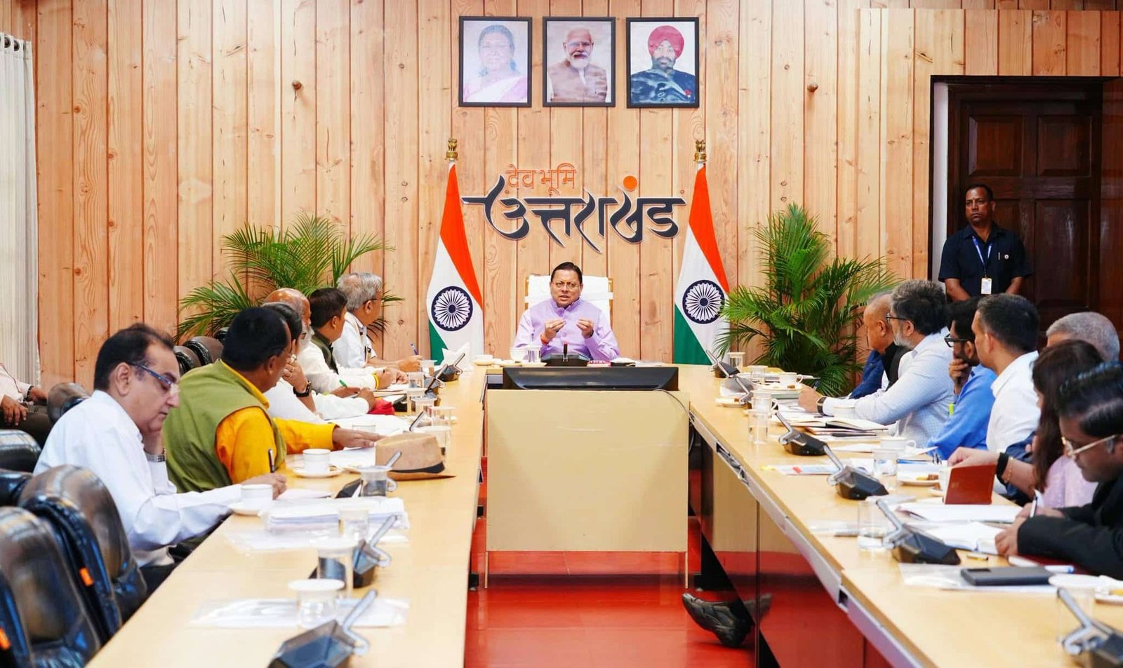 युवाओं को स्वरोजगार से जोड़ने पर धामी सरकार का फोकस, 30% तक सब्सिडी और पर्वतीय जिलों में औद्योगिक पार्क