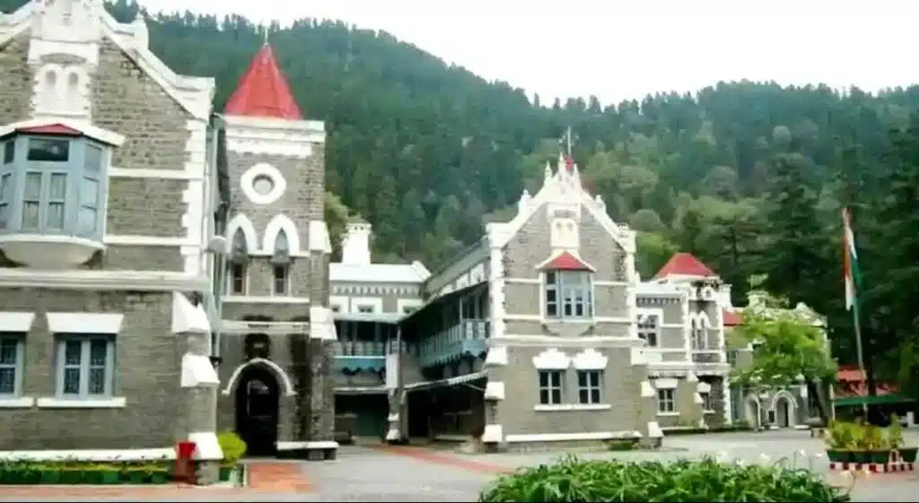 हाईकोर्ट ब्रेकिंग: मुख्य अभियंता को जानबूझकर आदेश की अवहेलना का दोषी माना, Service Record में दर्ज होगा आदेश