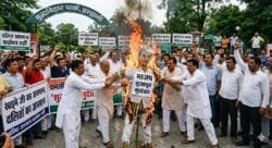 खड़गे की रैली के बाद ‘शुद्धिकरण’ पर बवाल, हल्द्वानी में कांग्रेस ने फूंका भाजपा का पुतला