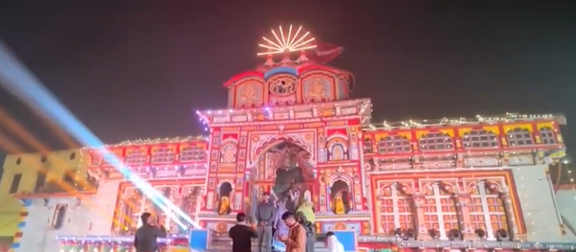 जय श्री बदरीविशाल: जन्माष्टमी पर अलौकिक रूप में सजा बदरीनाथ धाम